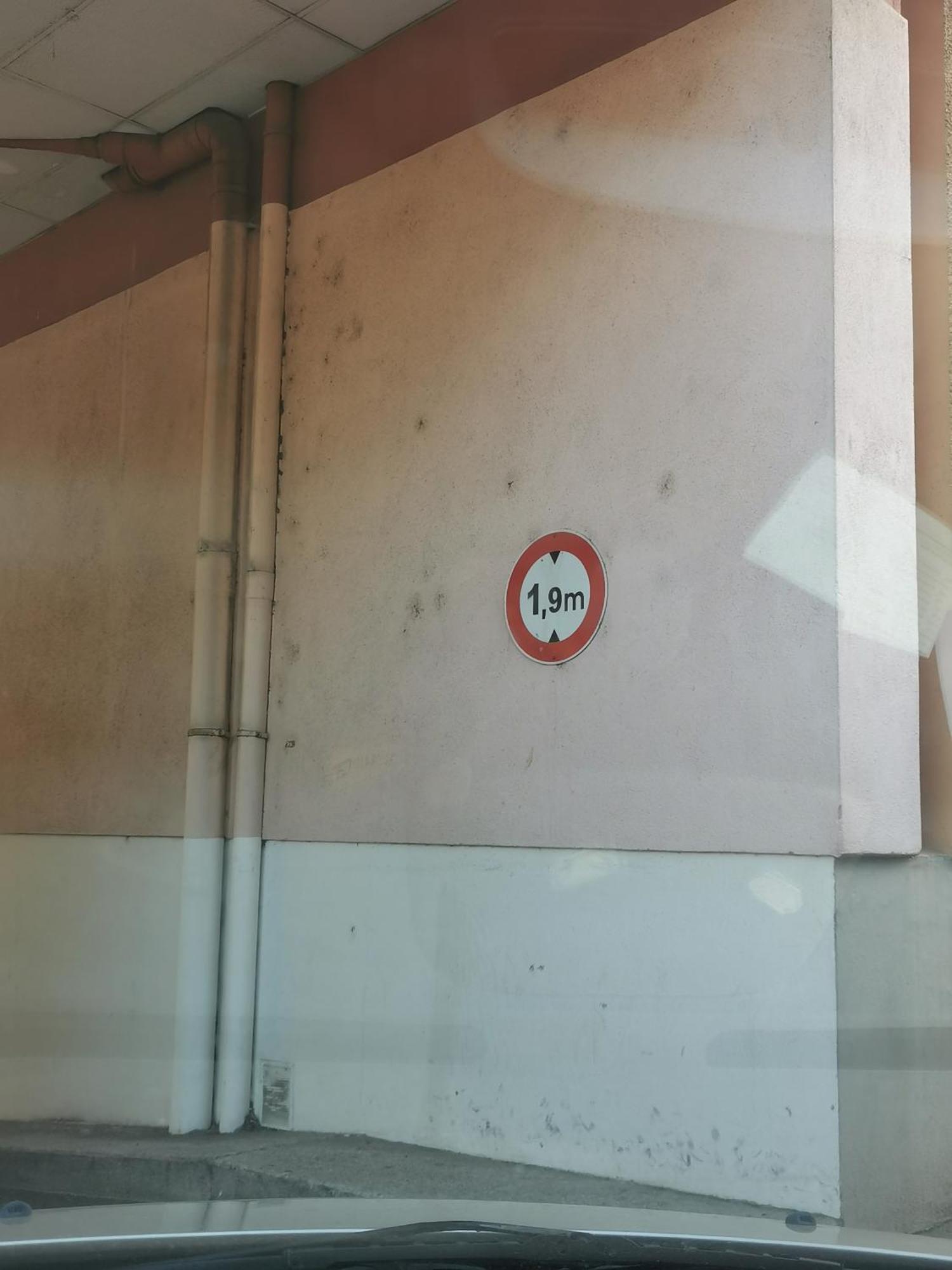 Logement Colmar Centre Avec Parking Exterior foto